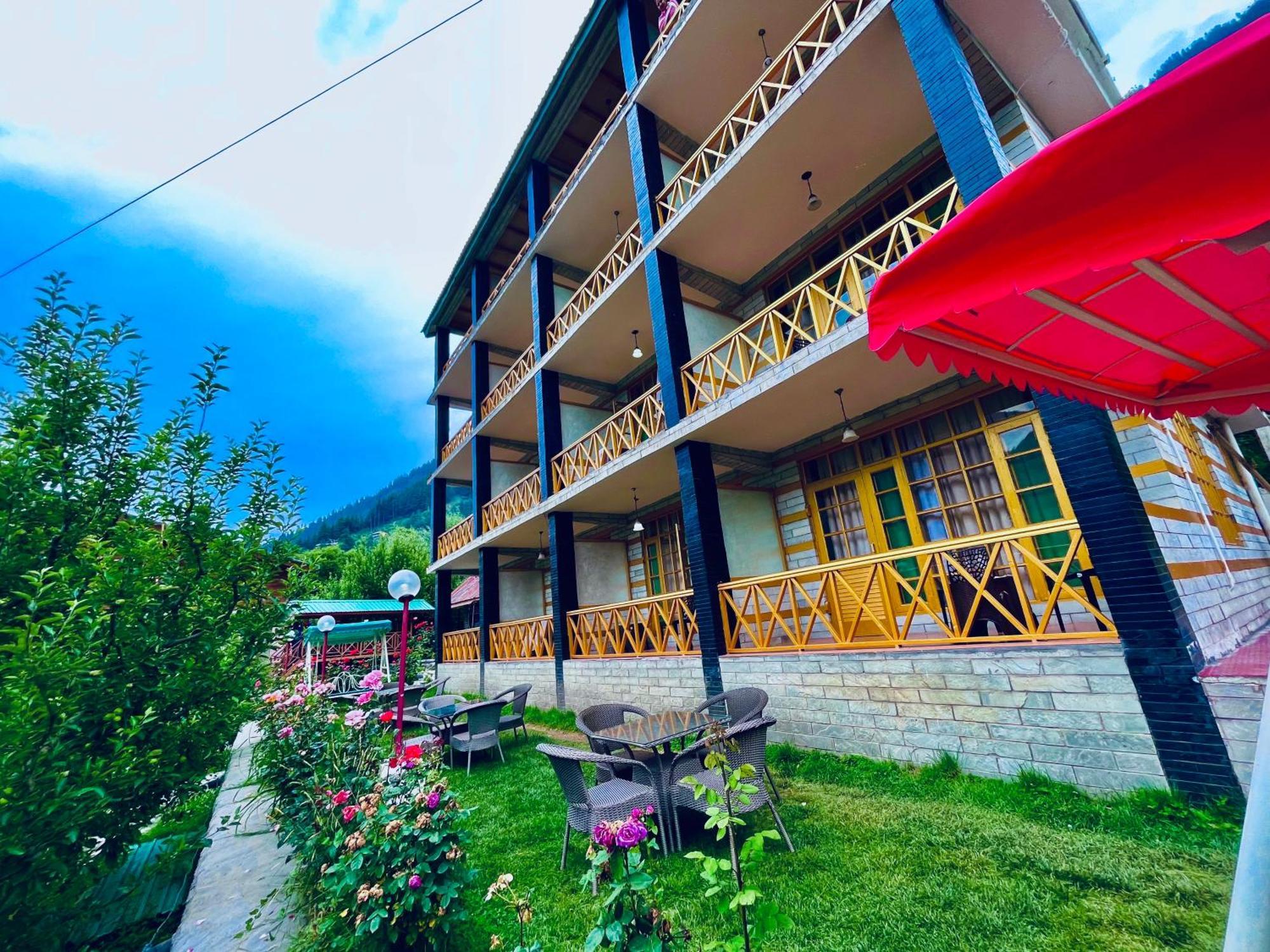 Naina Spring Resort, Manali - Away From City Hustle Manāli Exteriér fotografie