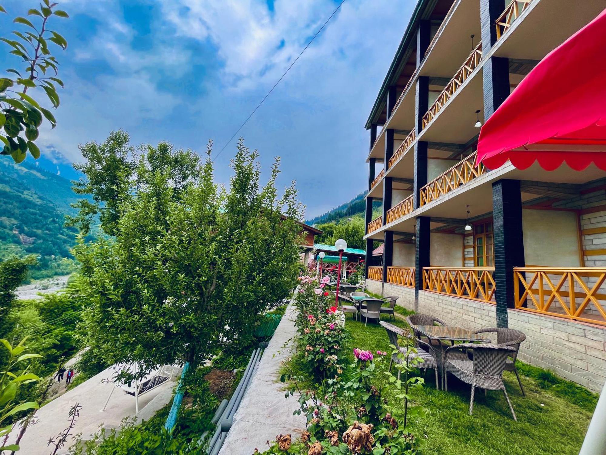 Naina Spring Resort, Manali - Away From City Hustle Manāli Exteriér fotografie